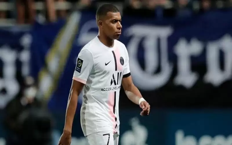 هل يفتح انتقال ميسي باب انتقال