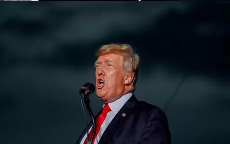 ترامب يرسل رسالة غامضة من 3