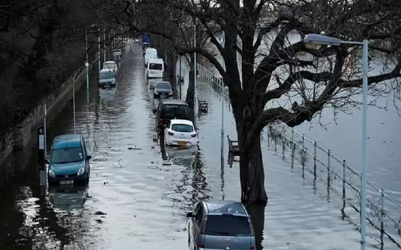 مقتل 4 أشخاص خلال فيضانات في