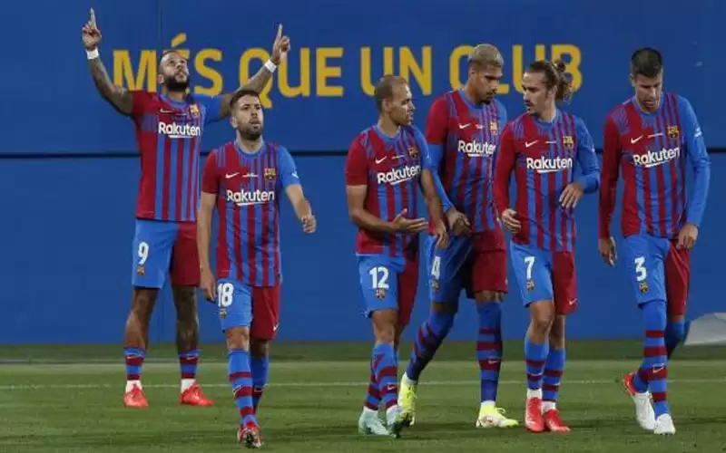 سبورت تتوقع التشكيلة المثالية لبرشلونة
