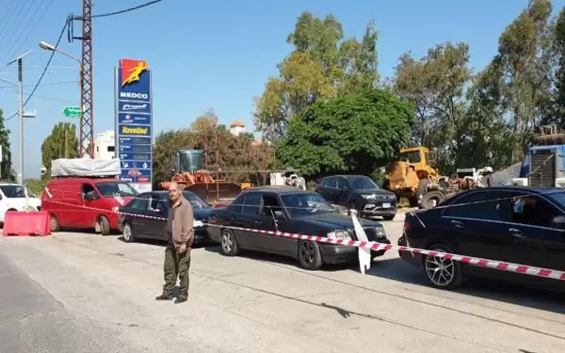 ازمة محروقات خانقة في لبنان تشل