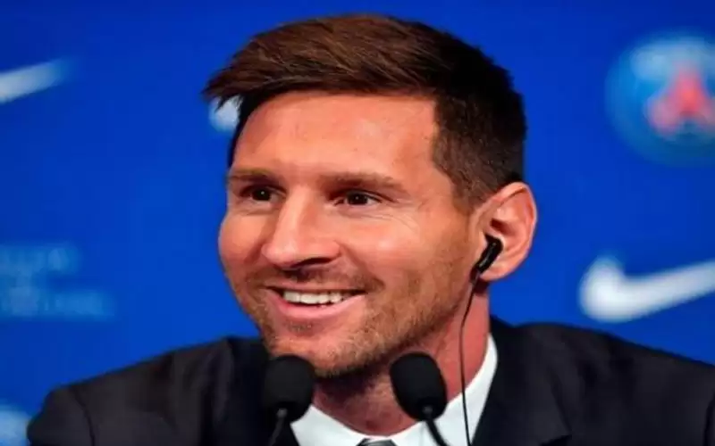 ميسي يواصل استنزاف خزائن برشلونة رغم