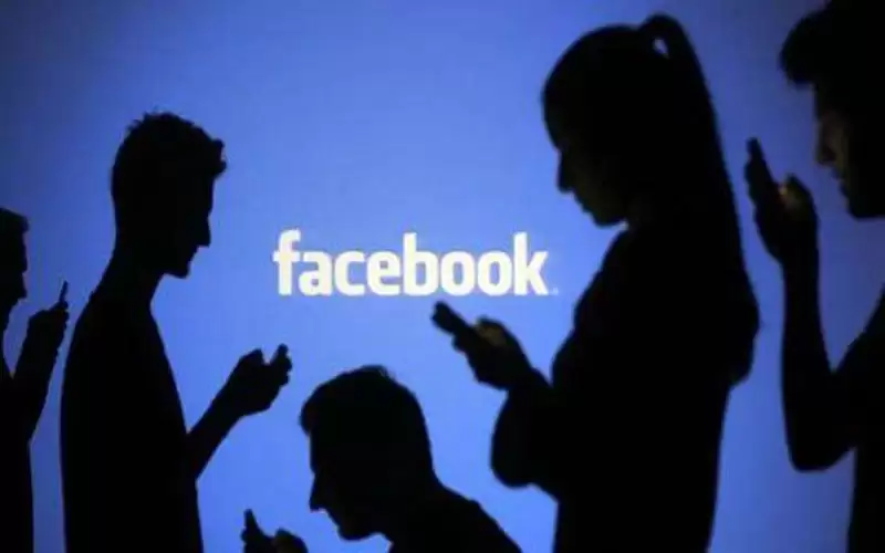 لماذا يستعرض فيسبوك أمورا ومنتجات بمجرد