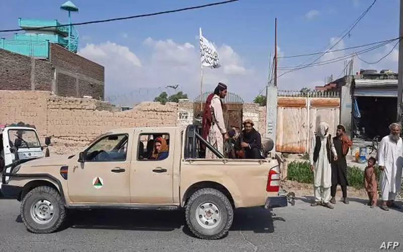 طالبان تدخل ضواحي كابل من كل