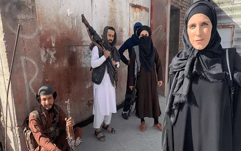 بعد ظهورها بالحجاب.. مغردون يسخرون من