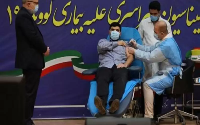 3 آلاف إيراني تلقوا لقاحا مزيفا