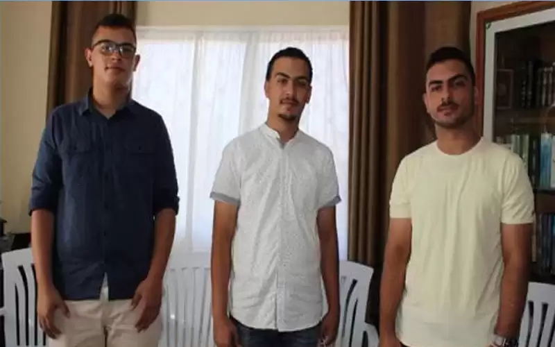 5 توائم يجتازون التوجيهي بنجاح في