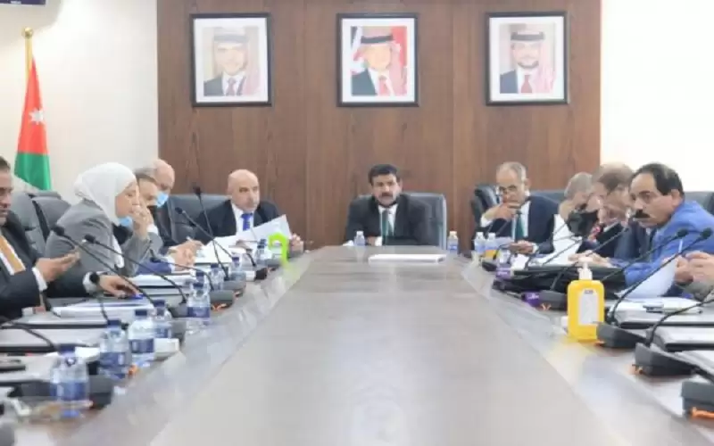 القانونية النيابية تقر مواد بمكافحة غسل