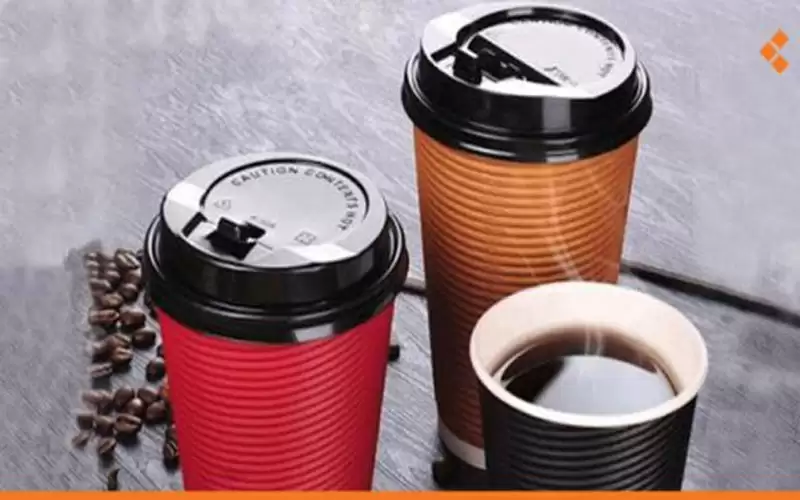 خبراء صحيون : الأكواب البلاستيكية تدمر