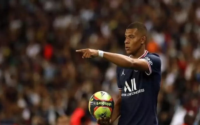 مبابي يبلغ مقربيه بقراره النهائي بشأن