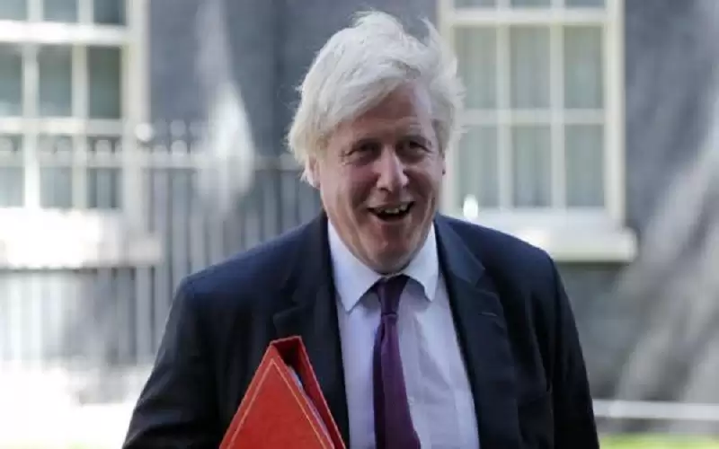 جونسون يدافع عن وزير خارجيته