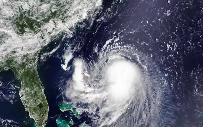 الساحل الشرقي للولايات المتحدة يتأهب