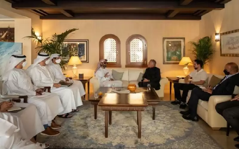 الملك يستقبل وفدا إماراتيا برئاسة الشيخ