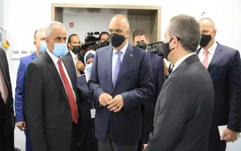 الخصاونة يدشن قسم قسطرة القلب في