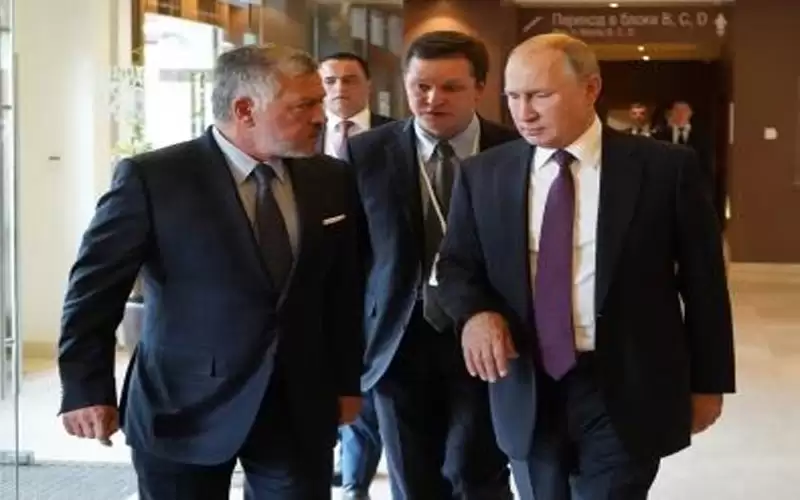 الملك يغادر إلى موسكو