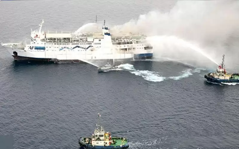 ولي العهد يرسي مرساته في العقبة