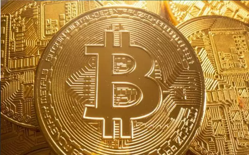 بيتكوين تقفز لأعلى مستوى منذ ايار