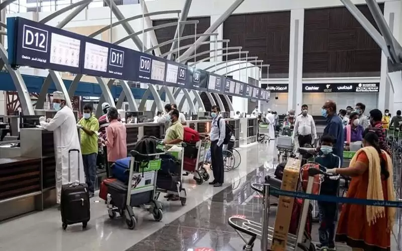 عمان تلغي الحجر للقادمين المحصنين