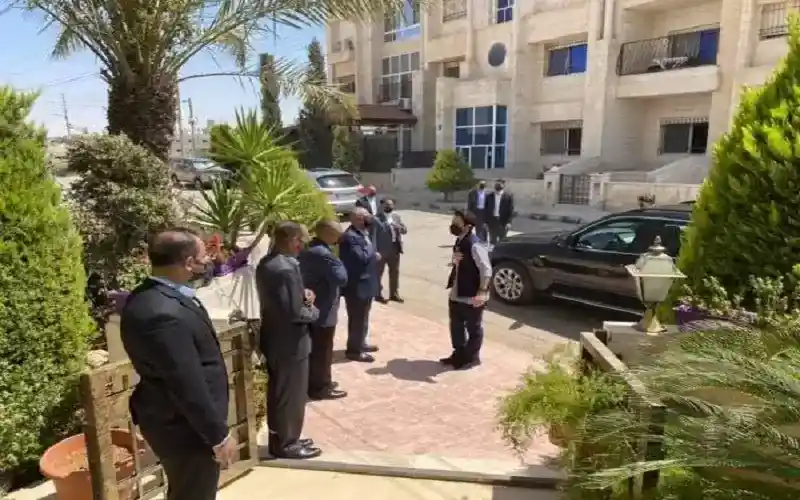 ولي العهد والأمير هاشم يزوران منزل