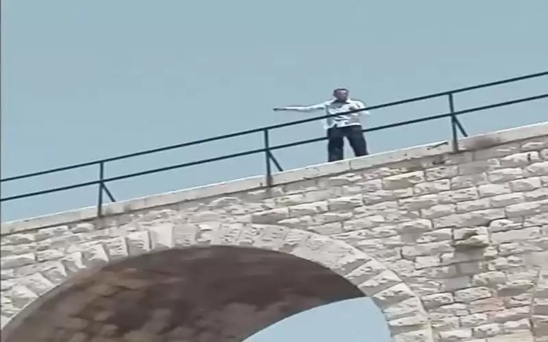 وفاة أربعيني أحرق نفسه وقفز من