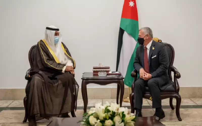 الملك يلتقي رئيس مجلس الوزراء الكويتي