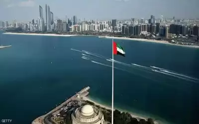 الإمارات تفتح تأشيرات السياحة للمطعمين من