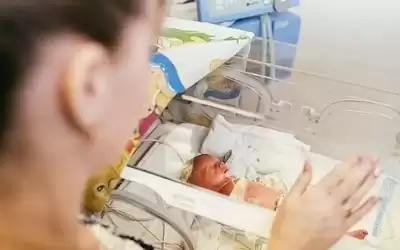 الأطفال الخدج يشعرون بألم أقل عندما