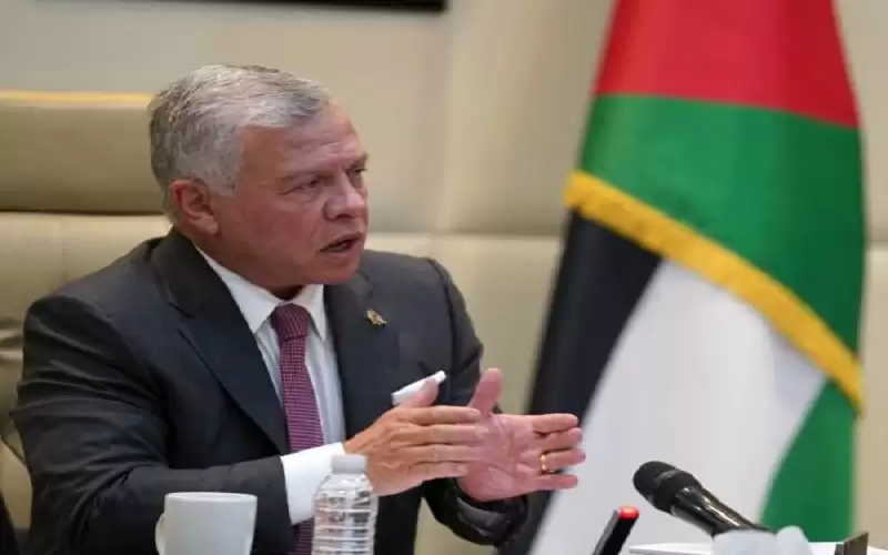 الملك للحكومة: مطلوب تقرير شهري عن