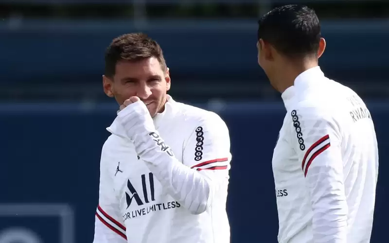 ميسي في تشكيلة سان جيرمان أمام