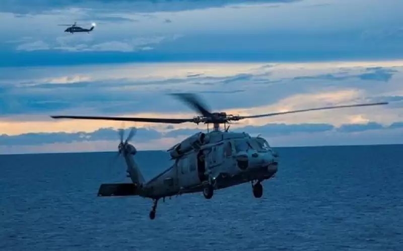 سقوط مروحية تابعة للبحرية الأمريكية قبالة