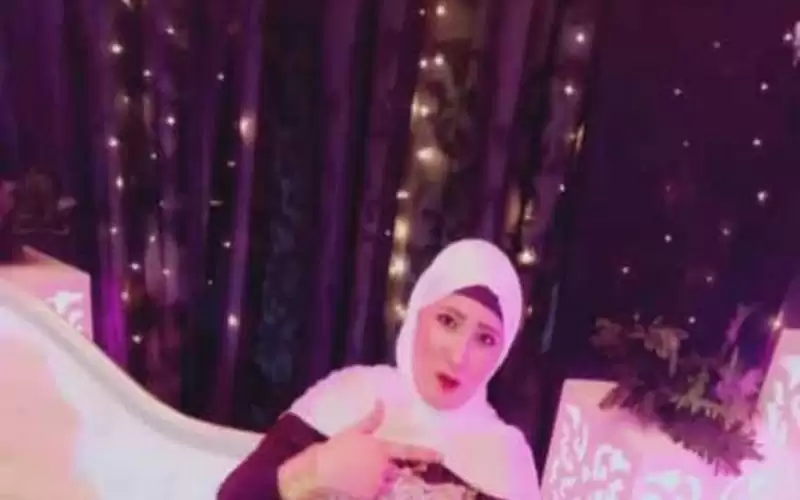 أخ يقتل شقيقته الحامل ويفصل رقبتها