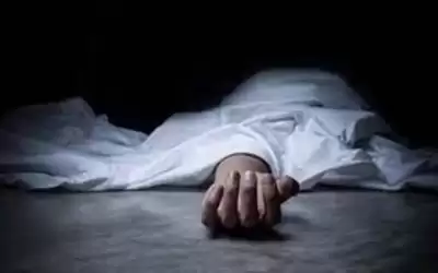 التحقيق بوفاة شاب عثر على جثته