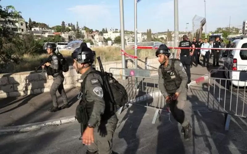 امرأة تهدد بتفجير نفسها داخل مصرف