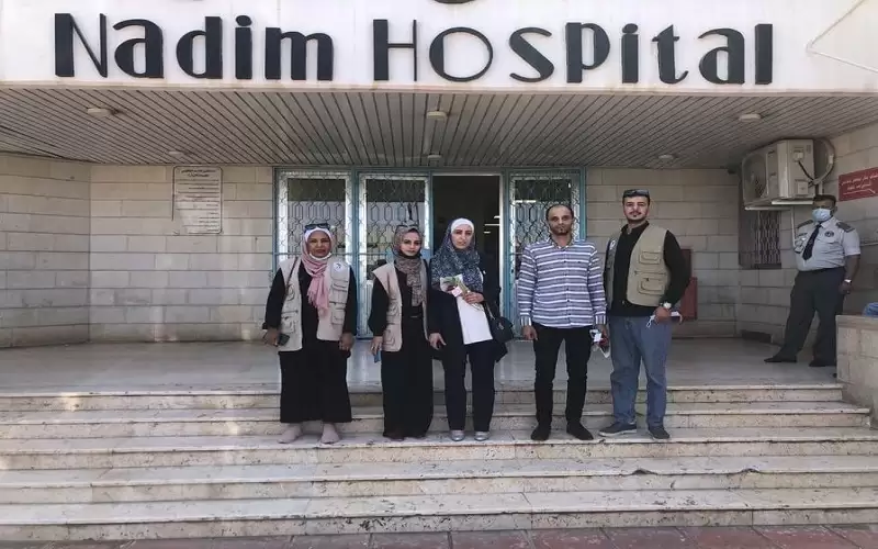 مجتهد توزع الورود على كوادر النديم