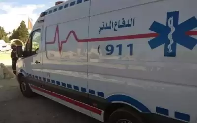 وفاة طفلة سقطت من مركبة بالزرقاء