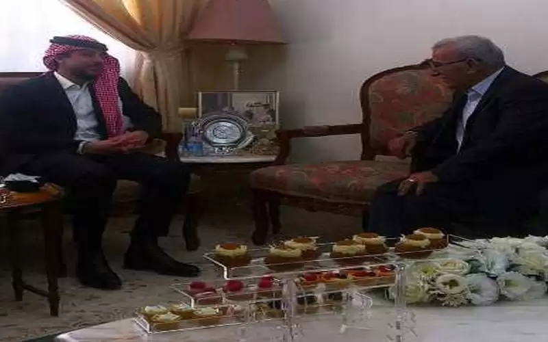 ولي العهد في منزل عبدالرزاق النسور