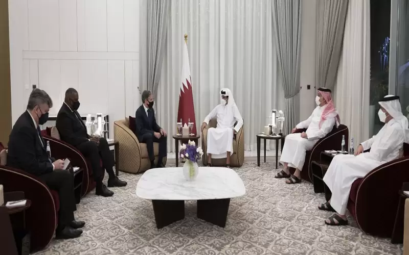 أمير قطر يبحث التطورات في أفغانستان