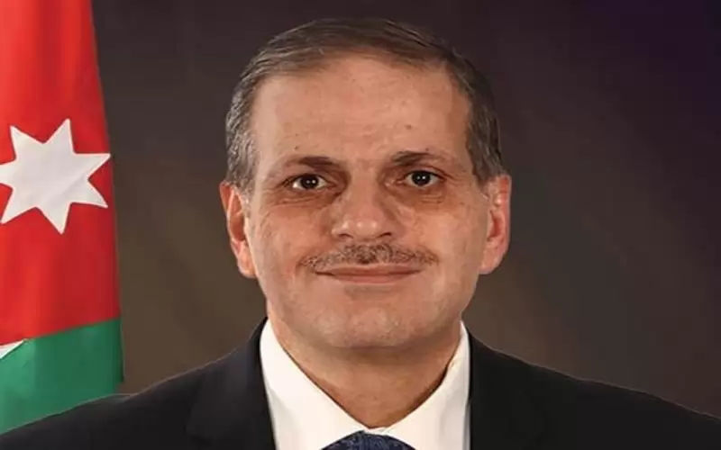 علان نقيبا للألبسة والأقمشة والأحذية