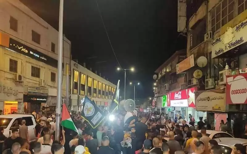 القاء عبوة ناسفة على جيش الاحتلال