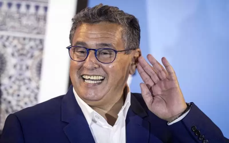 الملياردير المقرب من الملك يتصدر انتخابات