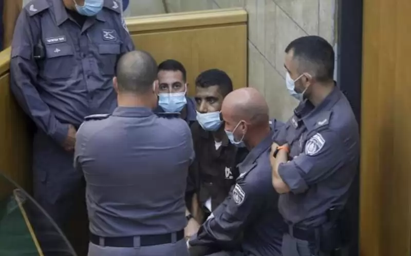 نقل الأسير الزبيدي إلى المستشفى