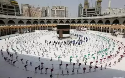 السماح للمعتمرين الأردنيين بالسفر عبر المراكز
