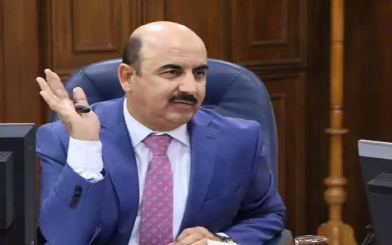 الصبيحي للحكومة أعطوني موظفا واحدا وظيفته