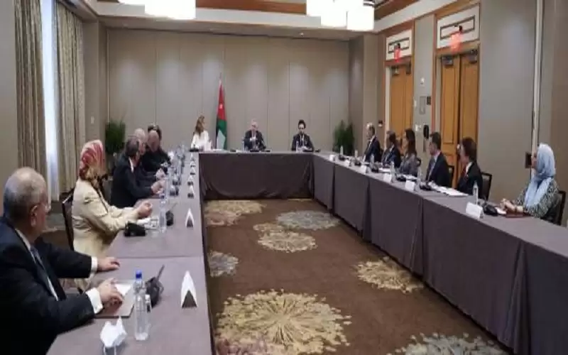 الملك يؤكد ضرورة مواصلة التفاعل مع