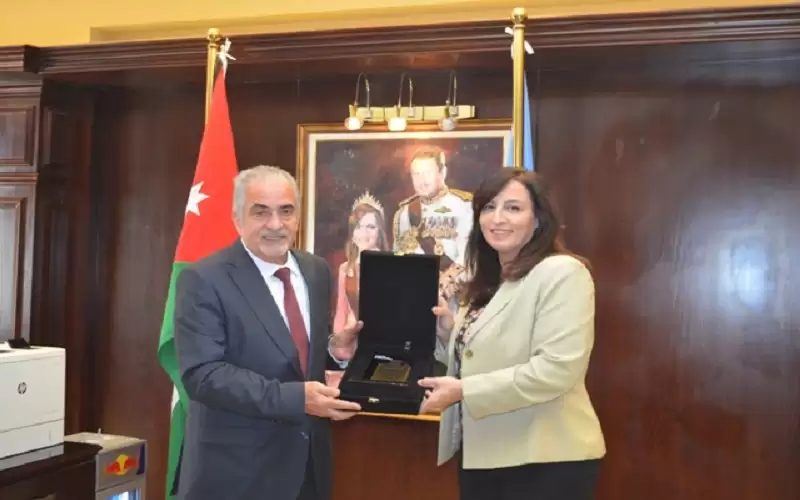 أد ساري حمدان رئيس عمان الأهلية