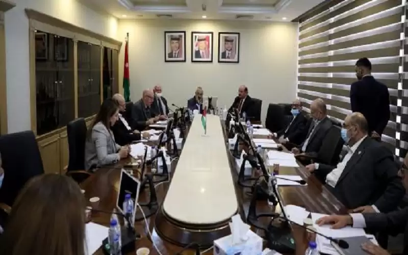 خدمات الأعيان تواصل لقاءاتها مع وزير