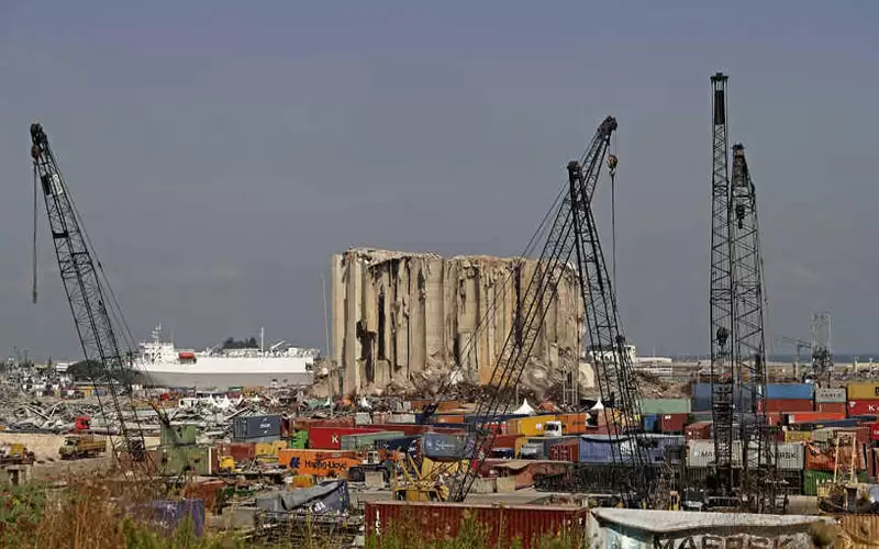 انفجار بيروت.. قاض يطلب اعتقال وزير