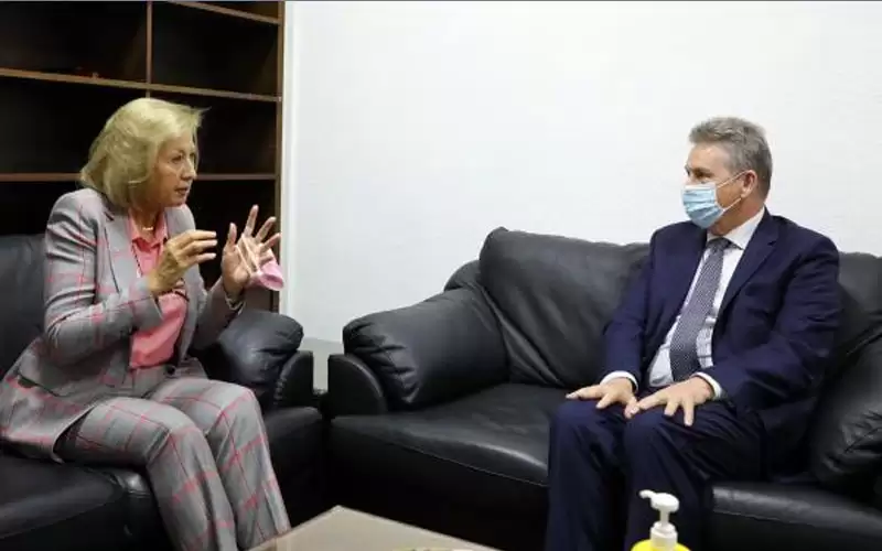 رئيس لجنة المرأة في الأعيان تلتقي