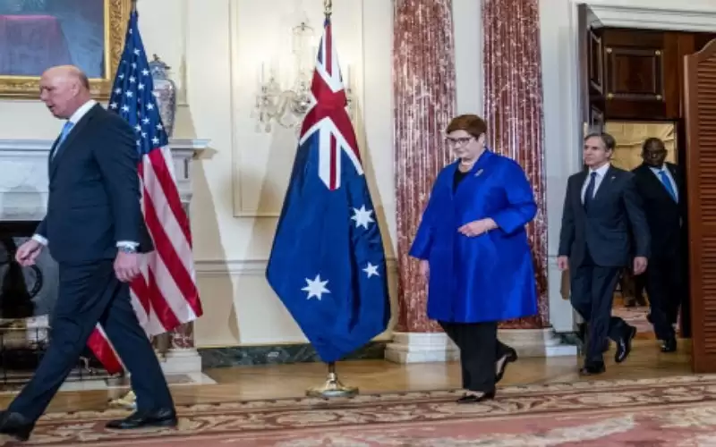 قضية الغواصات الأسترالية تدخل العلاقات بين