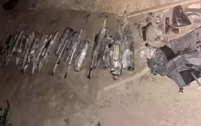 الاحتلال يحبط تهريب أسلحة في منطقة